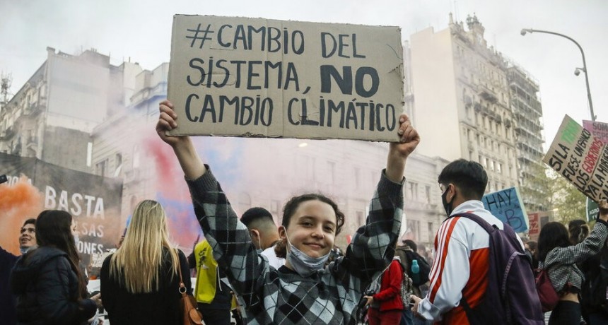 RADIOKUBRE INFO…- Contra el Cambio Climático: cómo fue la marcha a Plaza de Mayo en el marco de la Huelga Mundial..-Por  SimónSuárez Ver mas…