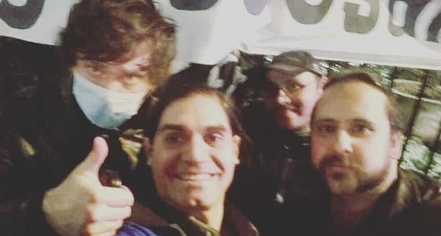RADIOKTUBRE INFO..- Los buenos amigos de los supremacistas que ahora se hacen los desentendidos  -Por Simón Suarez..Ver mas..