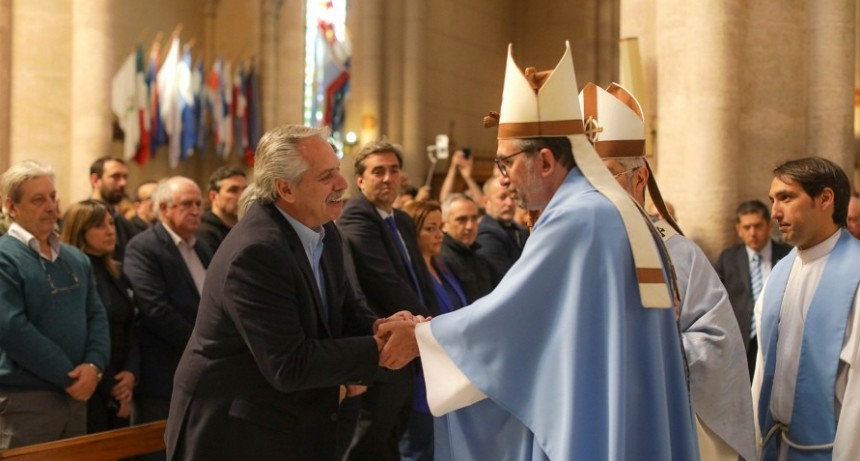 RADIOKTUBRE INFO..-  Alberto Fernández participó en Luján de la 