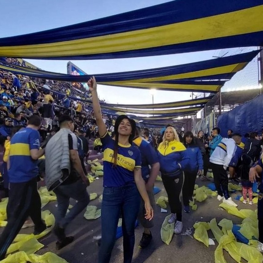 RADIOKTUBRE INFO..-  Murió una mujer y hay 19 heridos tras el vuelco de un micro con hinchas de Boca -Por Simón Suarez..Ver mas..	
