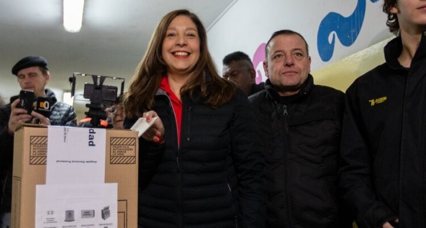 RADIOKTUBRE INFO….   Arabela Carreras cayó derrotada en Bariloche y el peronismo retuvo seis intendencias en Mendoza ….Por Simòn Suàrez