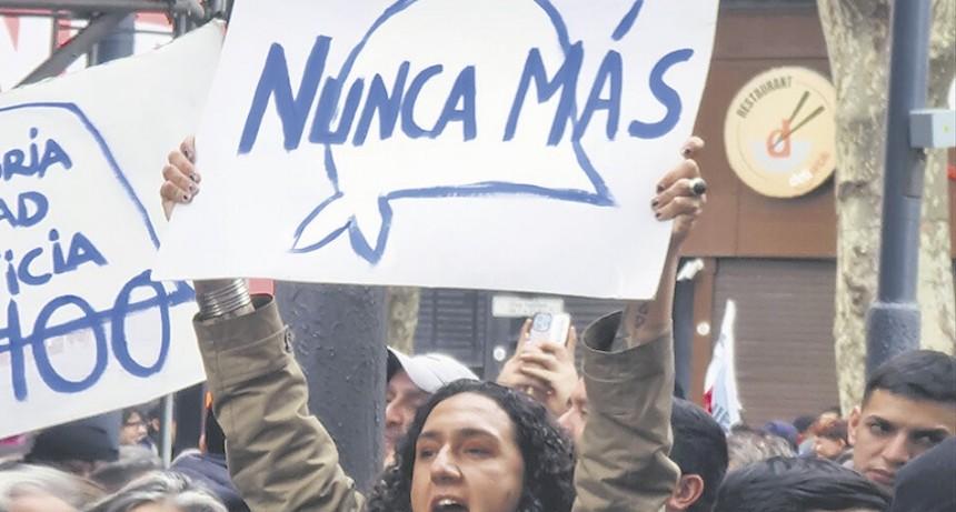 RADIOKTUBRE INFO…. EN DEFENSA DE LA VERDAD HISTÒRICA   ….Por Simòn Suàrez