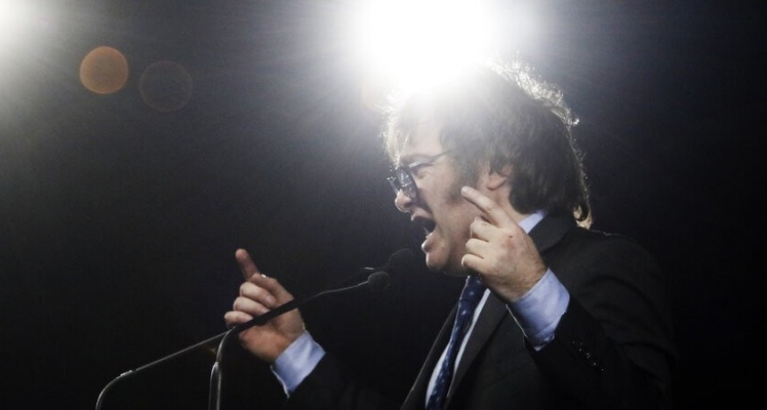 RADIOKTUBRE INFO…. Qué dicen las nuevas encuestas: ¿Javier Milei dejó de crecer y pierde votos?   ….Por Simòn Suàrez