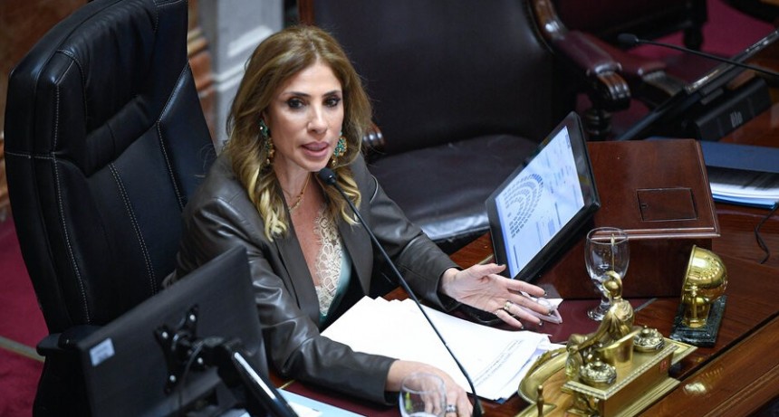 RADIOKTUBRE INFO….  El Senado aprobó el pliego de Ana María Figueroa para que siga siendo camarista   ….Por Simòn Suàrez