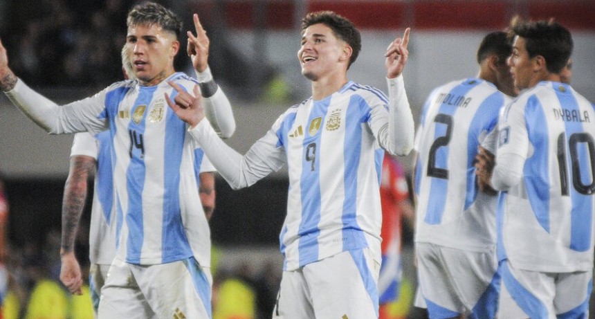 RADIOKTUBRE INFO……ELIMINATORIAS: ARGENTINA GANÓ Y LIDERA LA TABLA Y VOLVIÓ A ENAMORAR..Por Simon Suarez