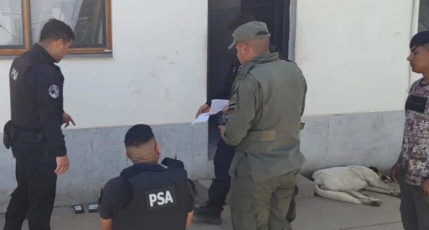 RADIOKTUBRE INFO…FRONTERAS NO TAN SEGURAS DETIENEN A 12 GENDERMES POR CONTRABANDO..Por Simon Suarez
