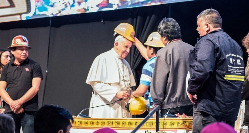 RADIOKTUBRE INFO…EL PAPA CON JUAN GRABOIS Y MOVIMIENTOS POPULARES..Por Simon Suarez