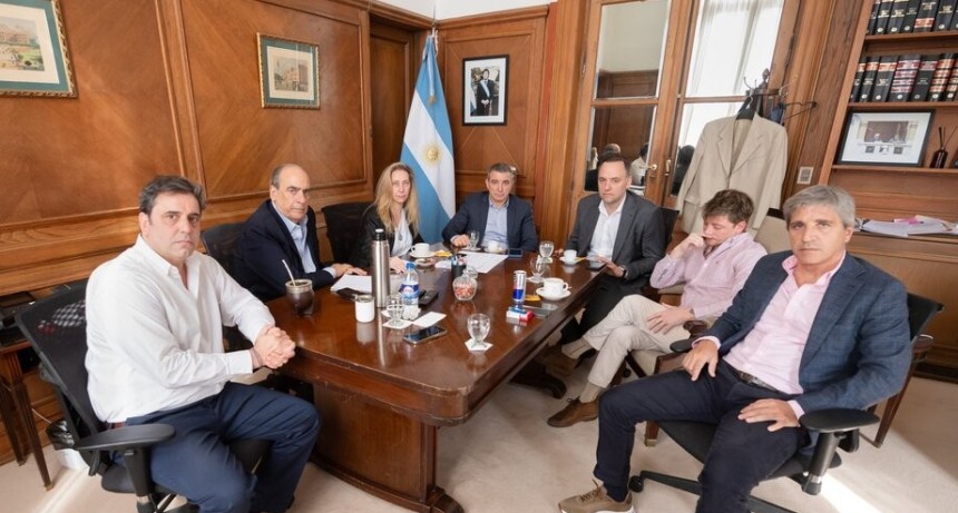 RADIOKTUBRE INFO…MILEI QUIERE EL DESGUACE DE AEROLINEAS ARGENTINAS..Por Simon Suarez
