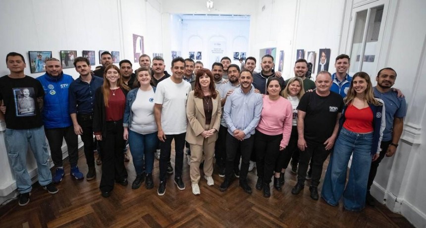 RADIOKTUBRE INFO…CRISTINA SE REUNE CON INTEGRANTES DE LA JUVENTUD SINDICAL..Por Simon Suarez