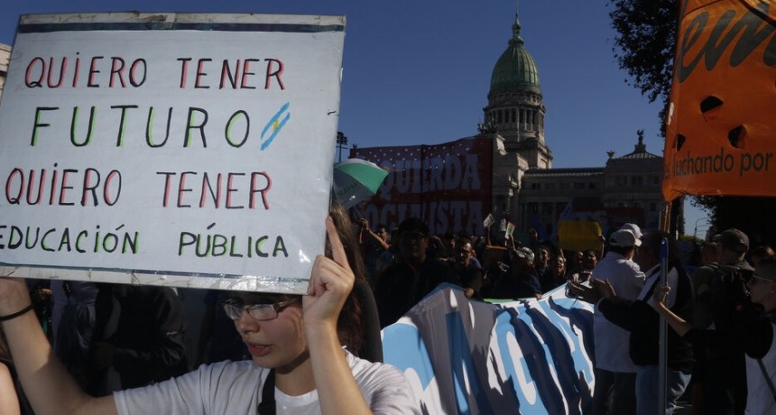 RADIOKTUBRE INFO…Se viene la segunda Marcha Federal Universitaria..Por Simon Suarez