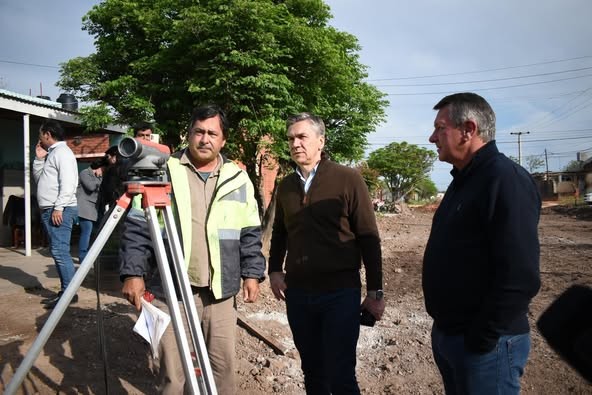 - RADIOKTUBRE INFO…….. ASFALTA PARA CHARATA   …… Por Simòn Suarez