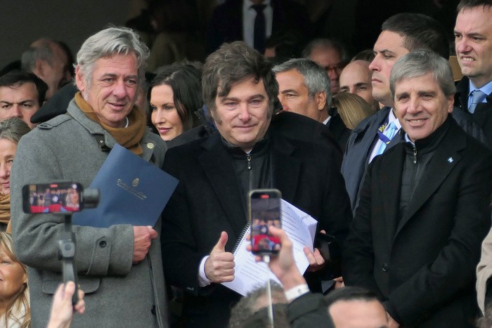 - RADIOKTUBRE INFO……..  LA TRAICION DE MILEI Y EL TOTO CAPUTO AL CAMPO  …… Por Simòn Suarez