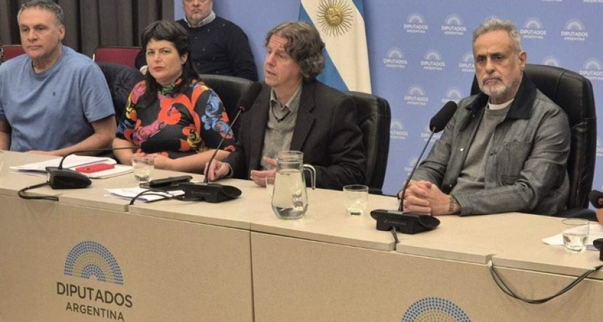 - RADIOKTUBRE INFO……..  REPUDIO EN EL CONGRESOS POR LA CENSURA DEL GOBIERNO …… Por Simòn Suarez