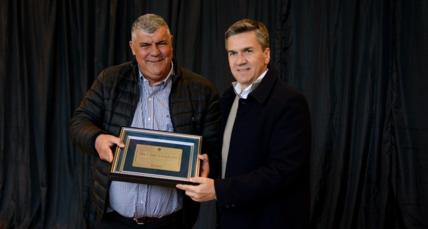 - RADIOKTUBRE INFO…….. EL GOBERNADOR SDERO EN LA ISLA DEL CERRITO   …… Por Simòn Suarez