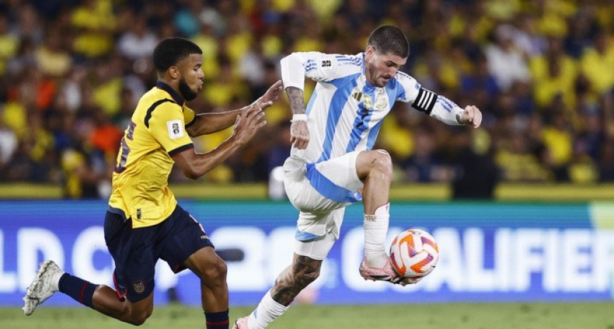 - RADIOKTUBRE INFO……..  ARGENTINA NO FUÉ LA DE SIEMPRE Y PERDIÓ CON ECUADOR  …… Por Simòn Suarez