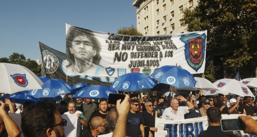 - RADIOKTUBRE INFO……..LA CGT EN LAS CALLES CON LAS UNIVERSIDADES, LOS JUBLIADOS Y EL GARRAHAN    …… Por Simòn Suarez