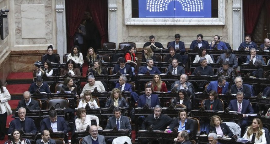 - RADIOKTUBRE INFO……..  CON LA CHEQUERA ABIERTA PARA REDUCIR DAÑOS  …… Por Simòn Suarez