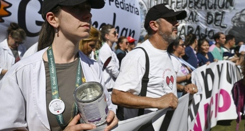 - RADIOKTUBRE INFO……..  