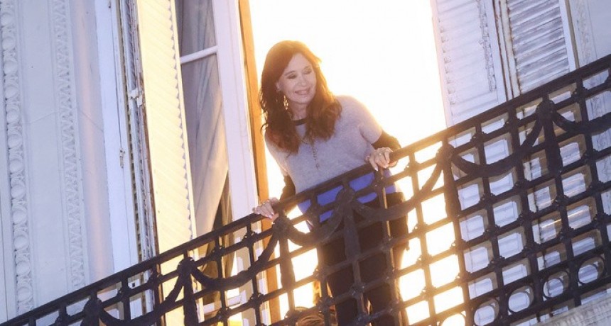 - RADIOKTUBRE INFO……..  CFK A MILEI 