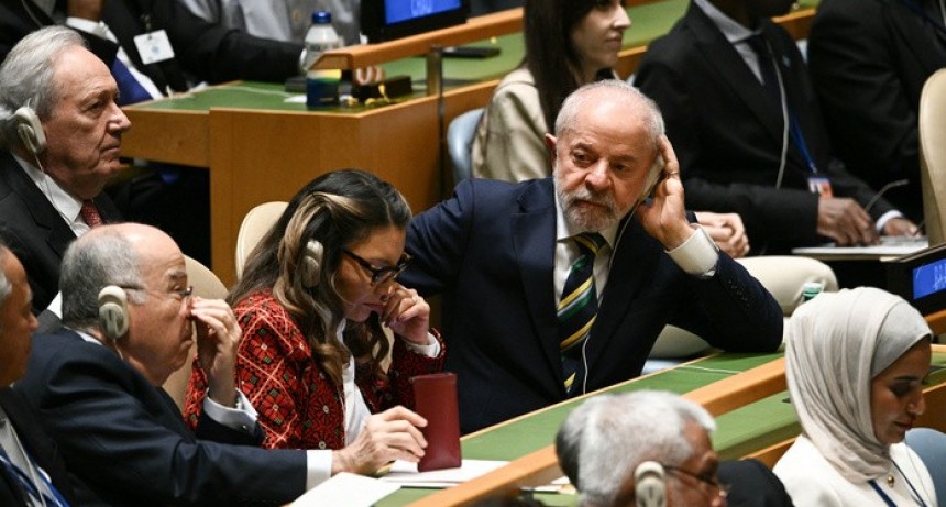 - RADIOKTUBRE INFO……..  DOS DISCURSOS, DOS MUNDOS  …… Por Simòn Suarez