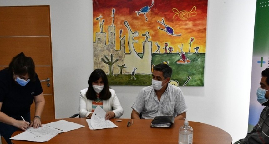 RADIOKTUBRE  INFO…- Tras un convenio, chaqueños sin cobertura social podrán atenderse en el Cardiológico de Corrientes-Por  SimónSuárez Ver mas…