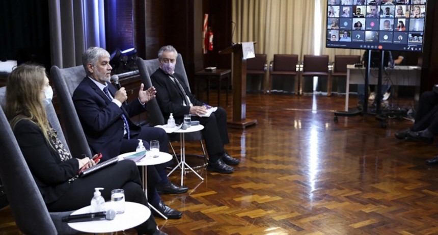 RADIOKTUBRE  INFO…- Feletti coordinó con las provincias y los consumidores garantizar el acuerdo de precios. -Por  SimónSuárez Ver mas…