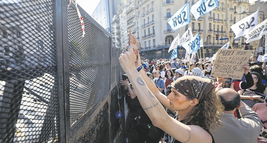 RADIOKTUBRE INFO…EL VETO QUE PROVOCÓ UNA REACCIÓN EN CADENA..Por Simon Suarez