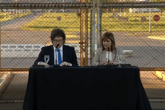 - RADIOKTUBRE INFO…….. MILEI Y BULRRICH PRESENTAN PROYECTO   …… Por Simòn Suarez