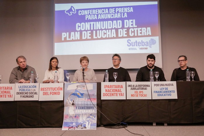 - RADIOKTUBRE INFO…….. DOCENTES BOAERENSES ENCARAN UN PLAN DE LUCHA CONTRA MILEI   …… Por Simòn Suarez