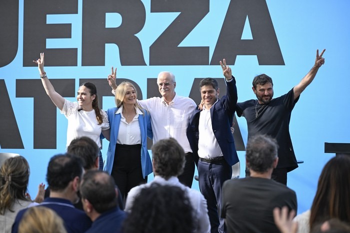- RADIOKTUBRE INFO…….. El peronismo bonaerense cerró su campaña en San Martín   …… Por Simòn Suarez