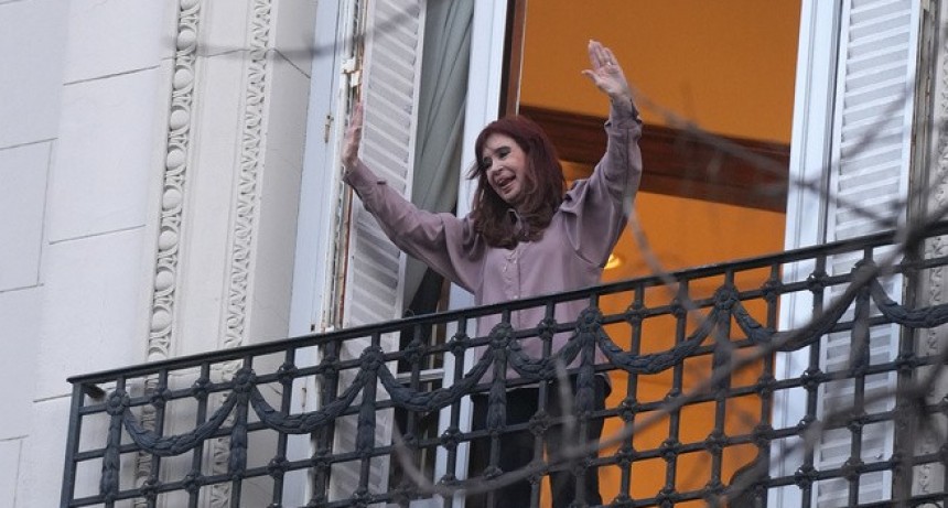 - RADIOKTUBRE INFO……..  