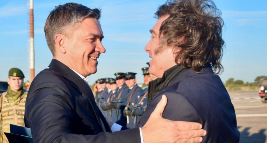 - RADIOKTUBRE INFO…….. MILEI DE CAMPAÑA EN CHACO Y CORRIENTES   …… Por Simòn Suarez