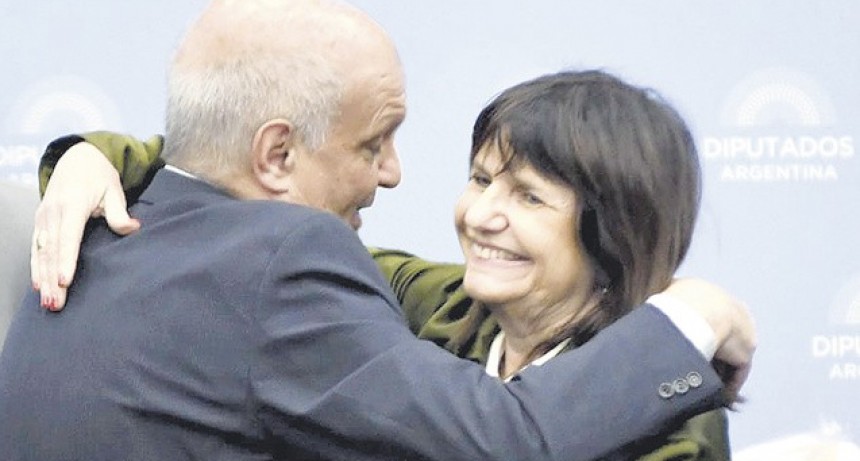 - RADIOKTUBRE INFO…….. BULRRICH Y ESA COSTUMBRE DE MIRAR PRA OTRO LADO   …… Por Simòn Suarez