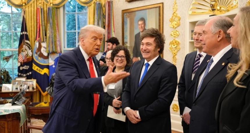 RADIO OKTUBRE INFO……MILHOJAS MILEI VERGUENZA AJENA   ……Por Simón Suarez