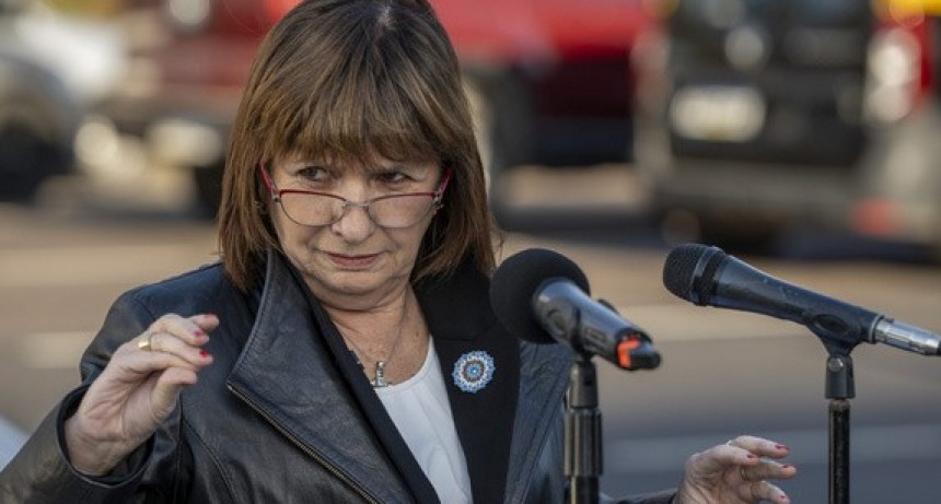 RADIO OKTUBRE INFO…… HAY FONDOS DUDOSOS ALRREDEDOR DE BULRRICH  ……Por Simón Suarez