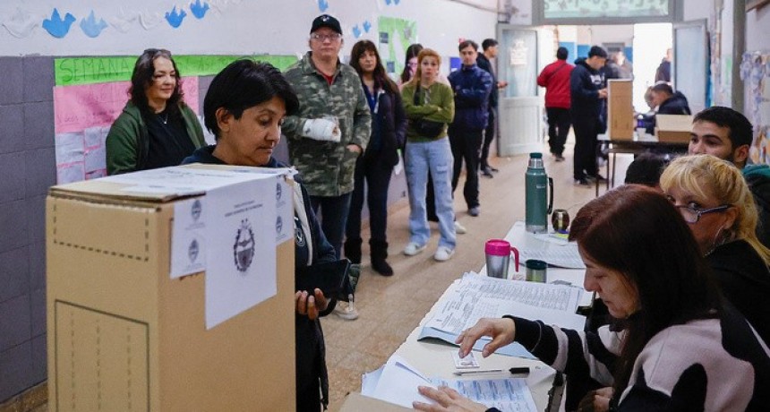 RADIO OKTUBRE INFO…… SI PIERDEN, NO QUIEREN QUE SE NOTE  ……Por Simón Suarez