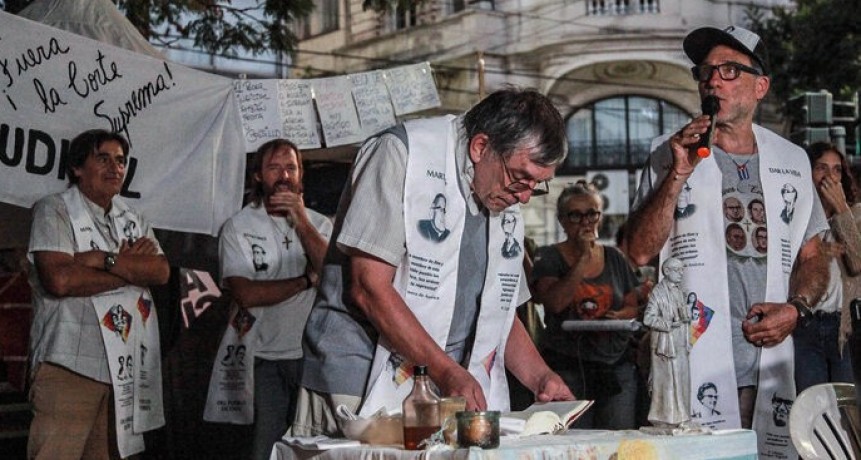 - RADIOKTUBRE INFO…….. UN SECTOR DE LA IGLESIA LLAMA A VOTAR A LOS CANDIDATOS QUE ENFRENTE EL AJUSTE   …… Por Simòn Suarez