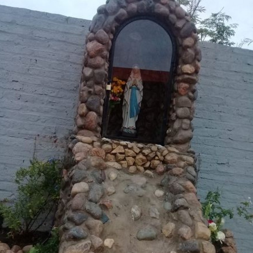 RADIOKTUBRE  INFO…- VIRGEN DE LOURDES-Por  SimónSuárez Ver mas…