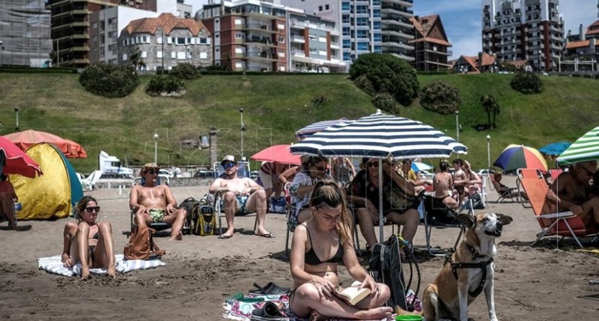 RADIOKTUBRE  INFO…-Unos 3,5 millones de turistas recorrieron el país el fin de semana largo  -Por  SimónSuárez Ver mas…