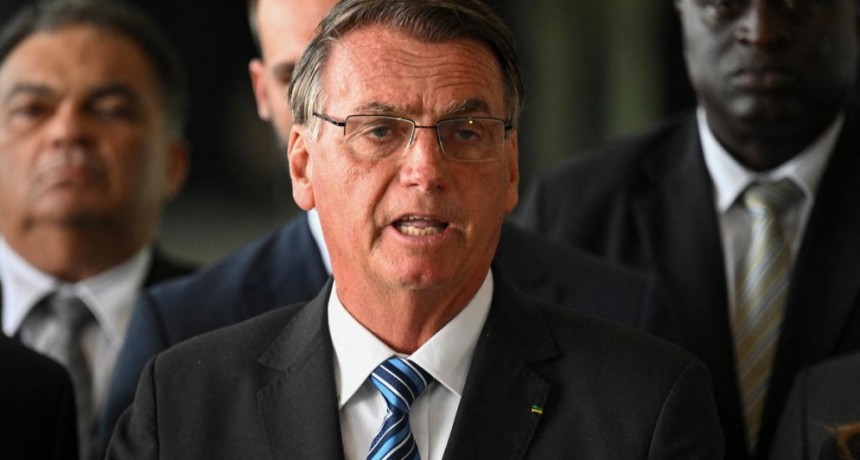 RADIOKTUBRE INFO..-  Bolsonaro no admitió la derrota, justificó las protestas y dijo que respetará la Constitución -Por Simón Suarez..Ver mas..	