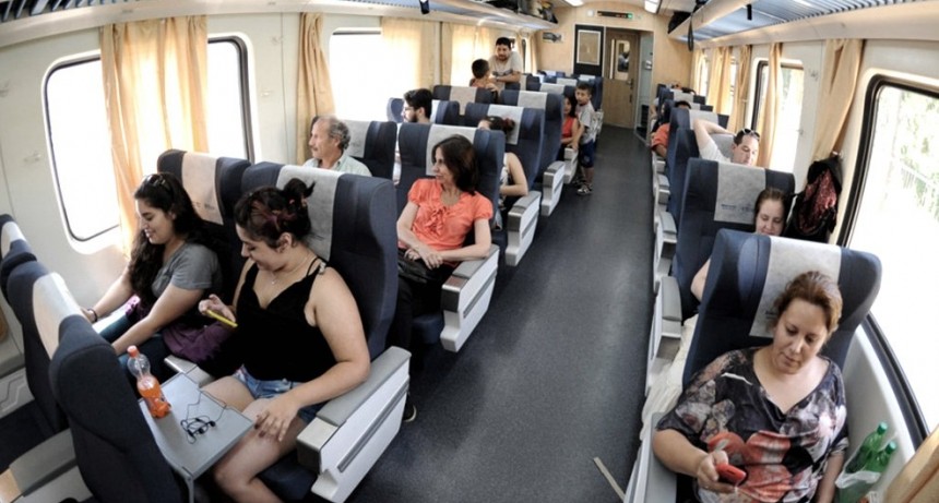 RADIOKTUBRE INFO..-  Se vendieron más de 47 mil pasajes para trenes de larga distancia -Por Simón Suarez..Ver mas..	