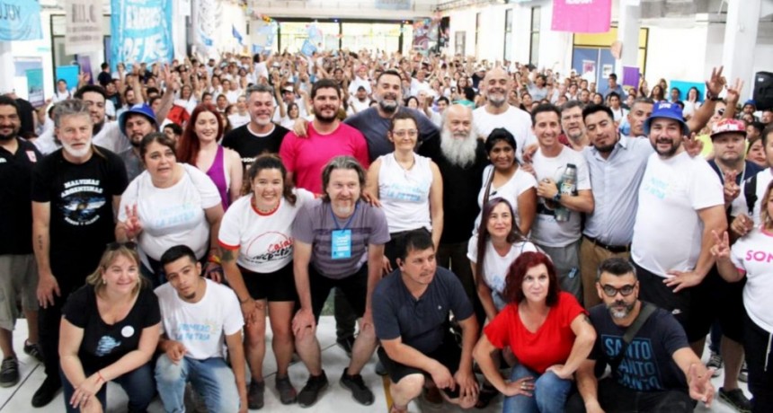 RADIOKTUBRE INFO..- Fernández destacó la creación de 1.300.000 empleos y llamó a generar 