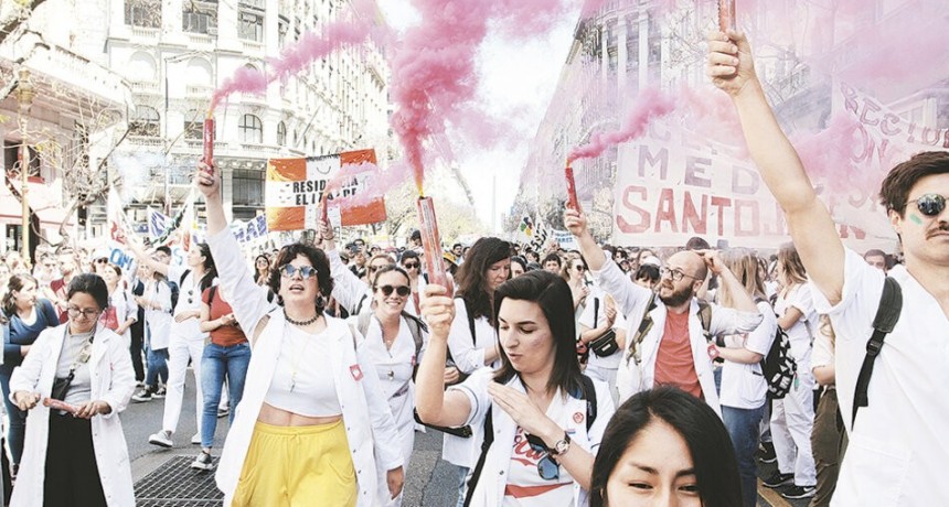 RADIOKTUBRE INFO..- Salud porteña EN TERAPIA INTENSIVA  -Por Simón Suarez..Ver mas..	