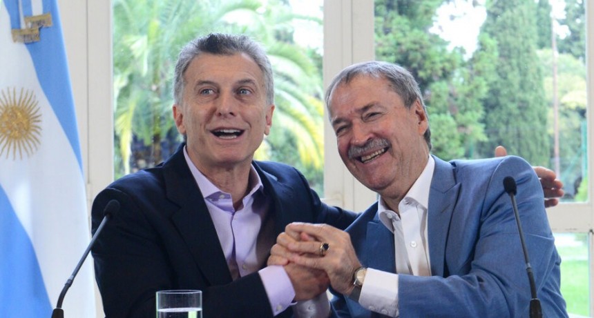 RADIOKTUBRE INFO…… MILEI SE DESILHACHA Y 