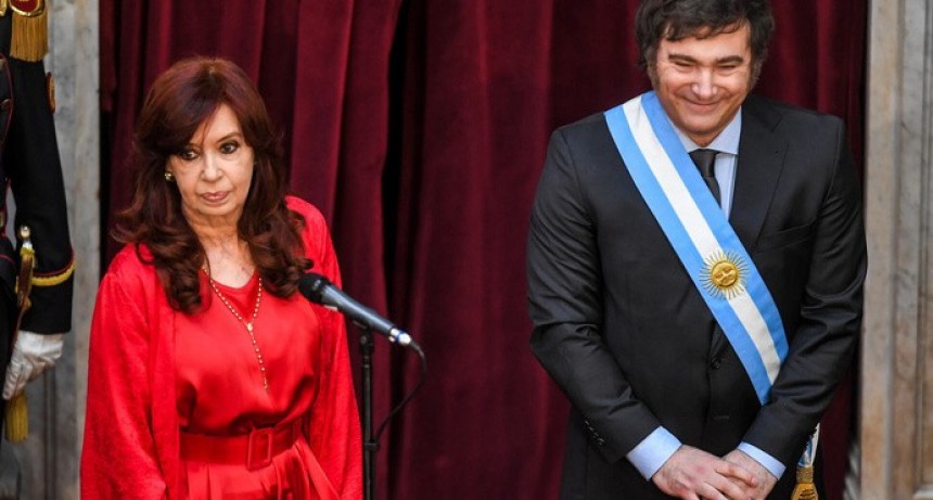 RADIOKTUBRE INFO…CRISTINA CRUZÓ A MILEI..Por Simon Suarez