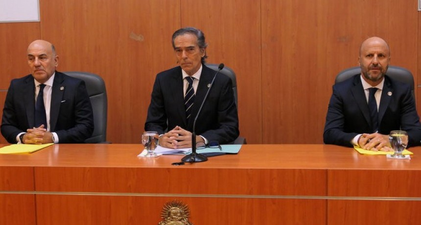 RADIOKTUBRE INFO…UN FALLO VERGUENZUOSO RUMBO A LA CORTE SUPREME..Por Simon Suarez