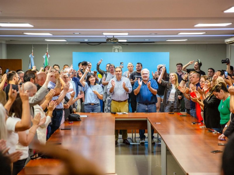 - RADIOKTUBRE INFO……..  CAPITANICH ASUMIÓ LA CONDUCCIÓN EN EL P.J.  …… Por Simòn Suarez