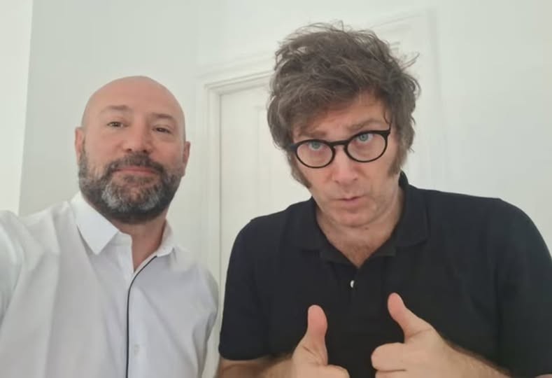 - RADIOKTUBRE INFO…….. MILEI ENTRE LAS COIMAS DE ANDIS ,ANDRA BOCELI Y EL CRCIMIENTO A TASA ARGENTINAS …… Por Simòn Suarez