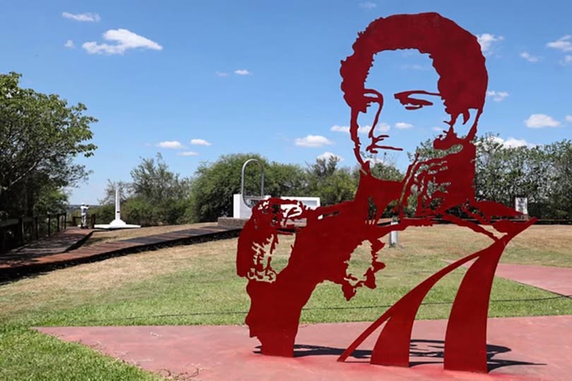  RADIOKTUBRE INFO…….. EL TORRENTE OSCURO DE LAS INJUSTICIAS    …… Por Simòn Suarez.