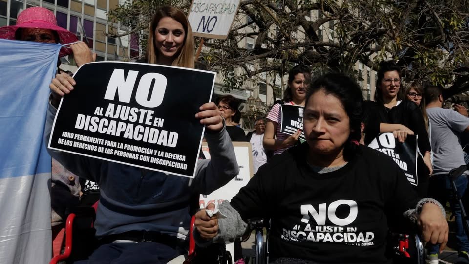 - RADIOKTUBRE INFO…….. EL GOBIERNO VA A LOS TRIBUNALES POR LEY A DISCAPACITADOS   …… Por Simòn Suarez